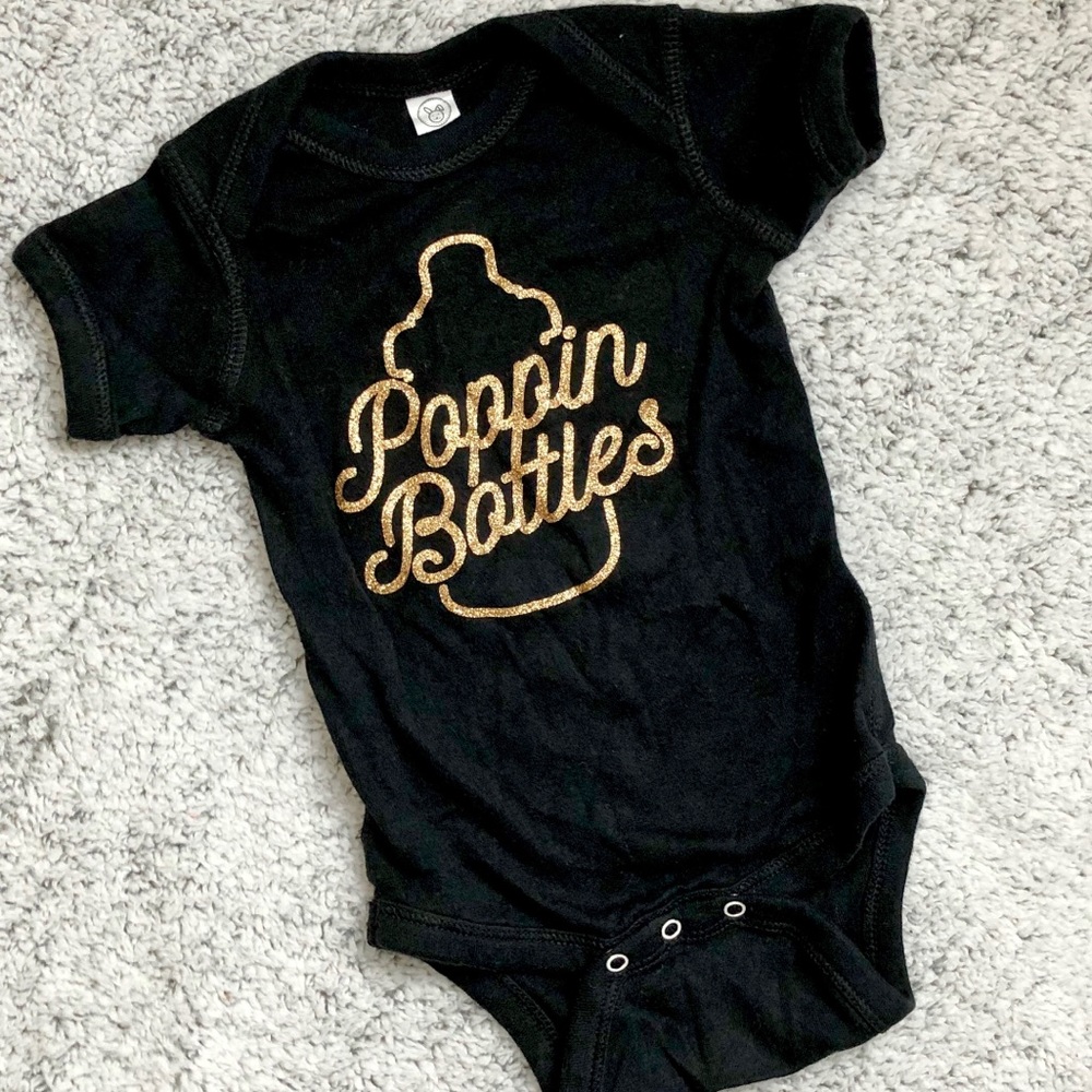 Poppin Bottles Unisez Onsie